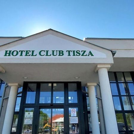 Hotel Club Tisza Lakitelek 外观 照片